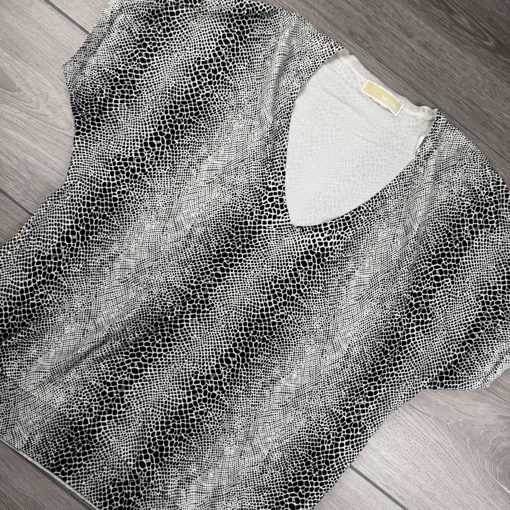 Michael Kors Women's V Neck Silk Blend Snake Skin Print Top Black Grey‎ Large